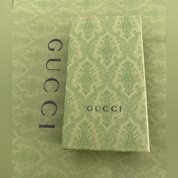 New GUCCI WOOL SCARF/SHAWL💙❤️ - Picture 10 of 10